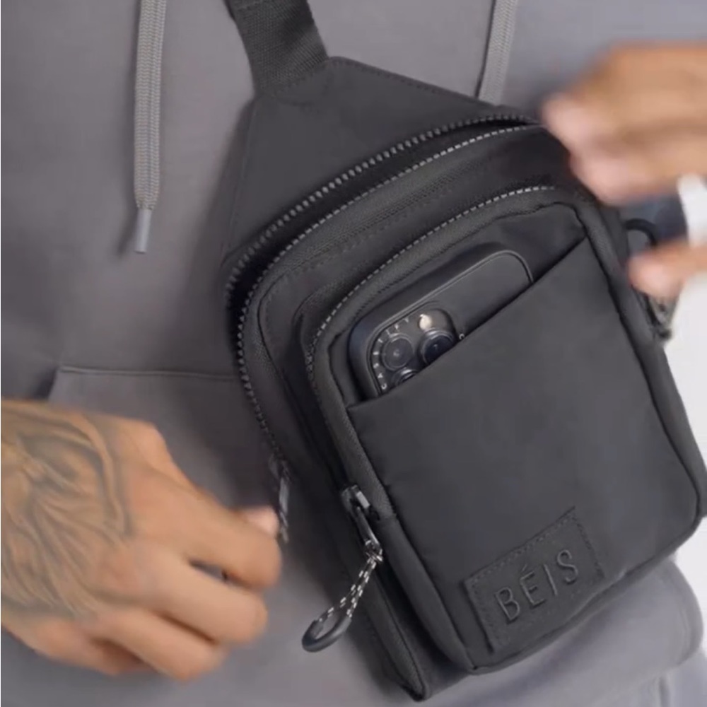 BEIS The Sport Sling
IN BLACK - Picture 1 of 15
